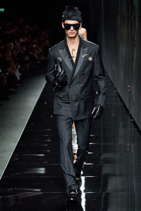 modelos de versace hombres|Versace ropa.